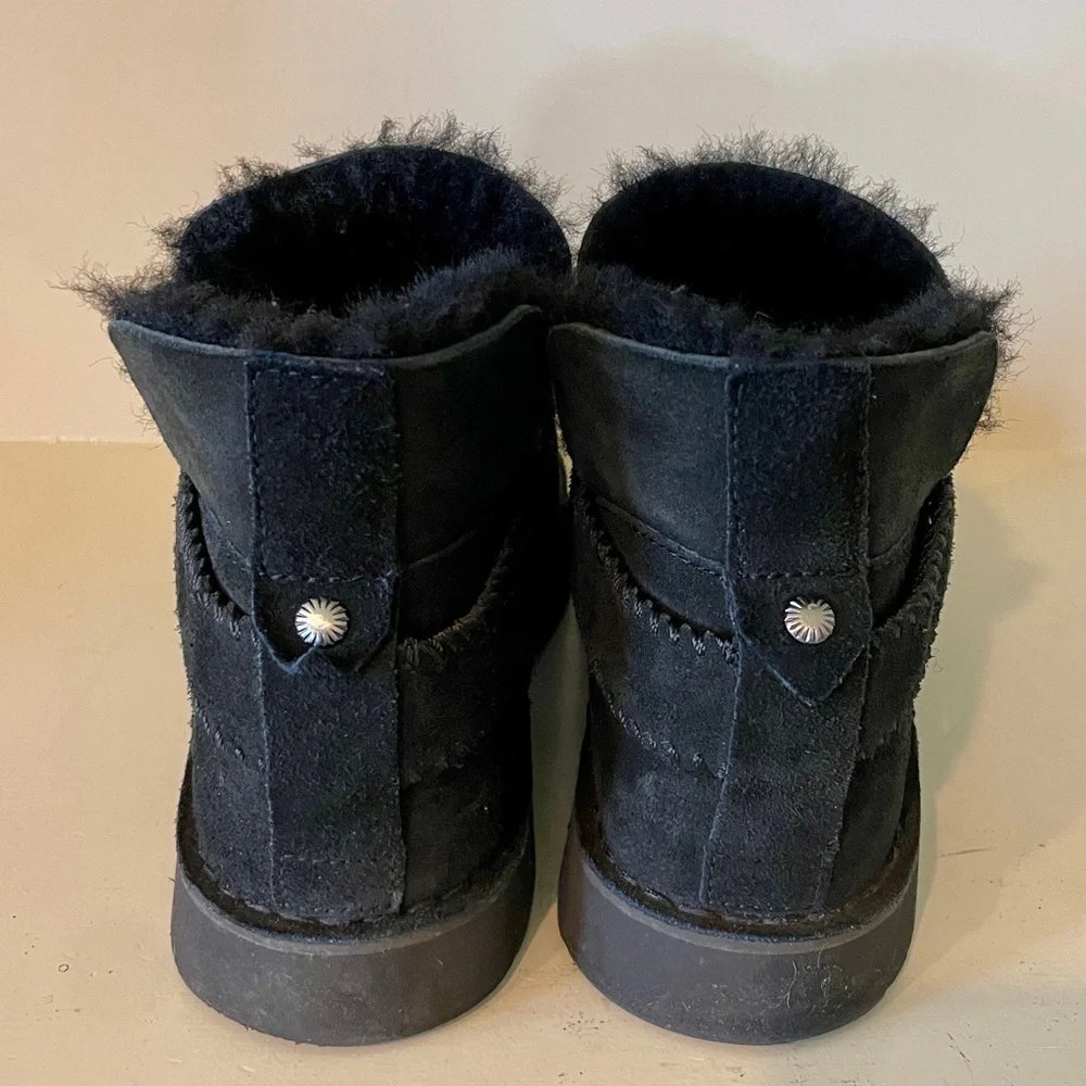 Ugg McKay Women's Sheepskin 9 ankle boot bootie black suede warm cozy